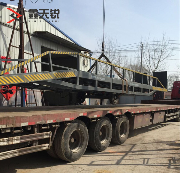 周口移动式登车桥装车发货
